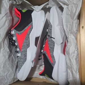Men's REEBOK Split Fuel Size 13 Sneakers NEW IN BOX